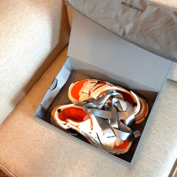 Balenciaga track sandals- Unisex size 7- 8 Firm price - Picture 14 of 15
